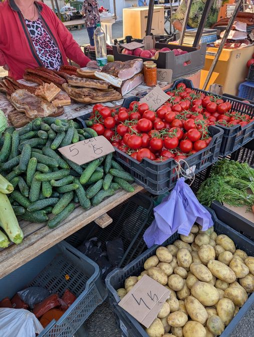 Markt im Nachbardorf.jpeg